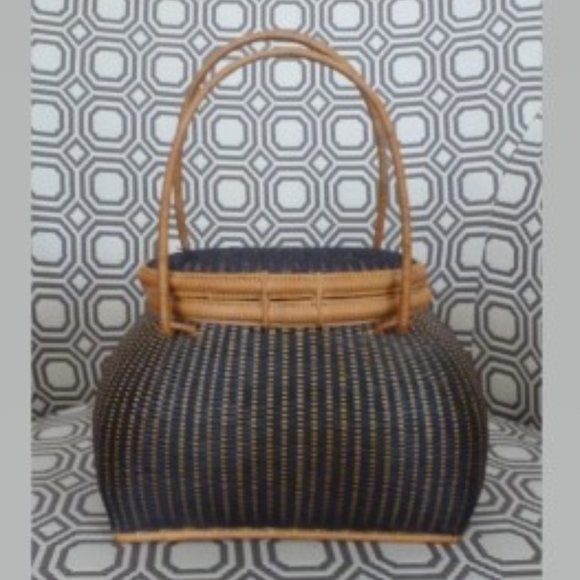 Black and Tan Woven Basket with Lid and Handles - Picture 2 of 4